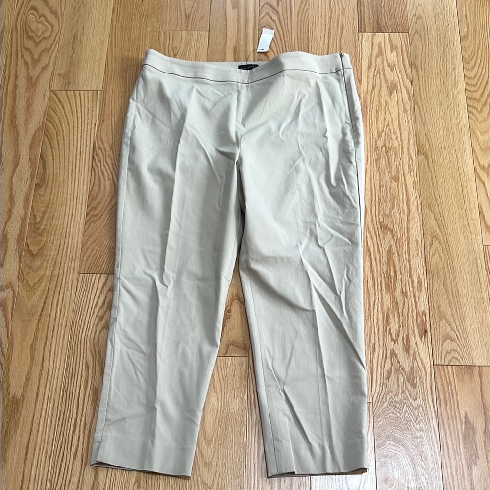 New! Talbots SZ 12 chatham crop pants.